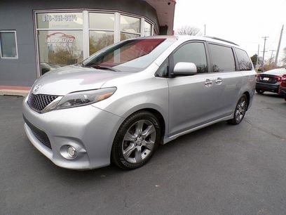 Used 2015 Toyota Sienna SE
