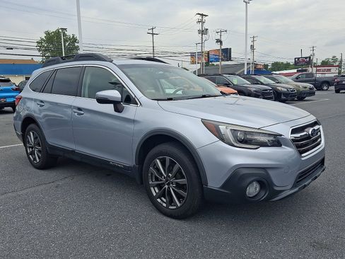 Used 2018 Subaru Outback 2.5i Limited AWD/4WD image 3