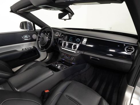Used 2019 Rolls-Royce Dawn RWD image 52