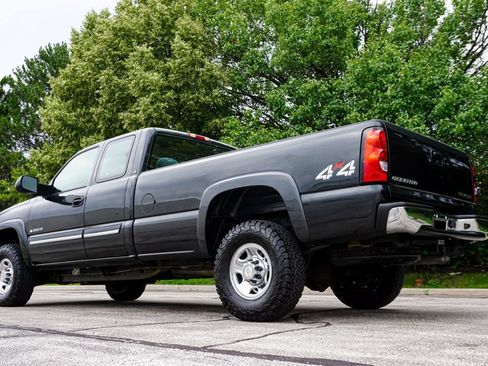 Used 2004 Chevrolet Silverado 2500 LS AWD/4WD image 25