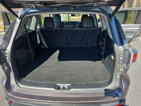 Used 2015 Toyota Highlander Plus image 12