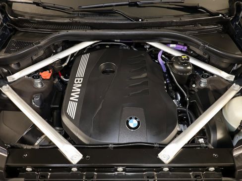 Used 2023 BMW X7 xDrive40i w/ Executive Package image 37