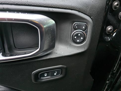 Used 2025 Jeep Gladiator Rubicon image 24