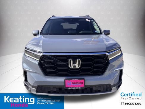 Used 2025 Honda Pilot Touring image 3
