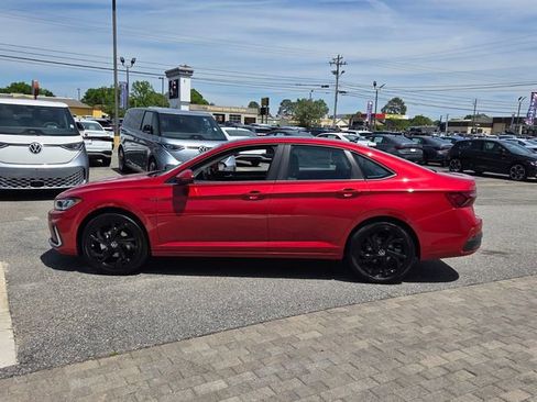New 2026 Volkswagen Jetta SE FWD image 4