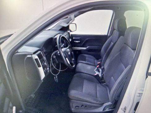 Used 2018 Chevrolet Silverado 1500 LT w/ LT Convenience Package AWD/4WD image 3