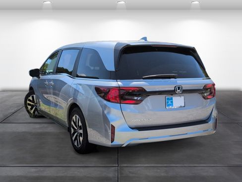Certified 2025 Honda Odyssey EX-L image 3
