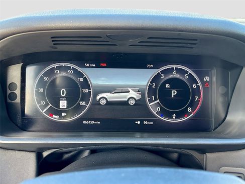 Used 2018 Land Rover Discovery HSE image 12