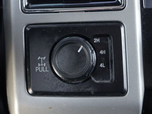 Used 2019 Ford F250 Lariat w/ Chrome Package image 35