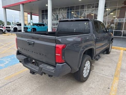 Used 2025 Toyota Tacoma SR5 AWD/4WD image 8
