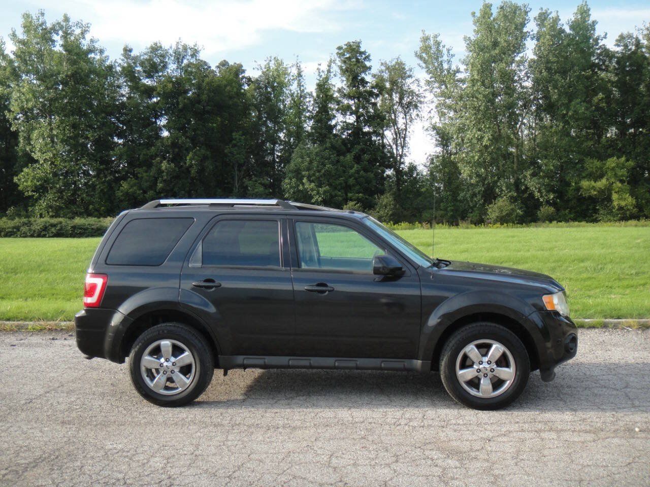 Used 2011 Ford Escape Limited w/ 302A Rapid Spec Order Code AWD/4WD image 6