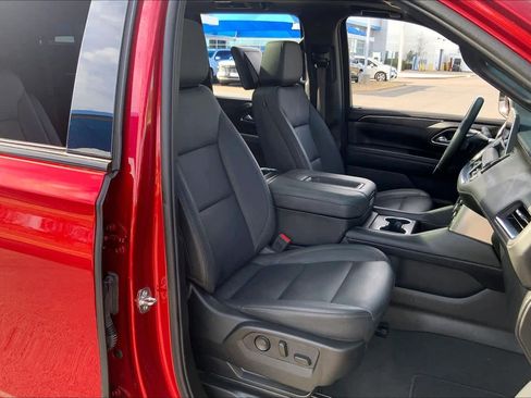 Used 2024 Chevrolet Tahoe Z71 w/ Luxury Package image 8