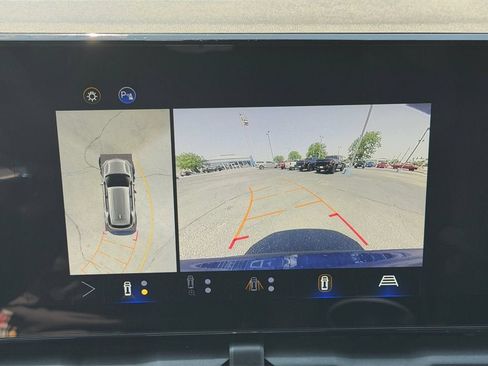 Used 2025 Chevrolet Equinox LT w/ Convenience Package II AWD/4WD image 19