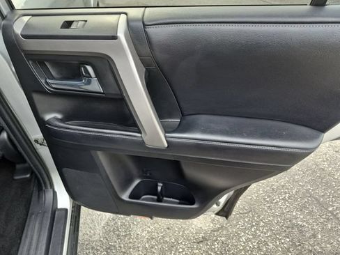 Used 2017 Toyota 4Runner SR5 RWD image 31