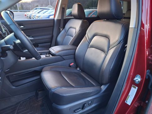 Used 2023 Nissan Pathfinder SL image 6