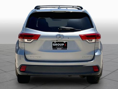 Used 2018 Toyota Highlander XLE AWD/4WD image 5