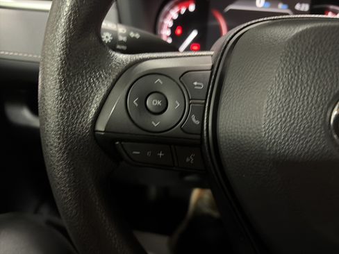 Used 2025 Toyota RAV4 XLE AWD/4WD image 14