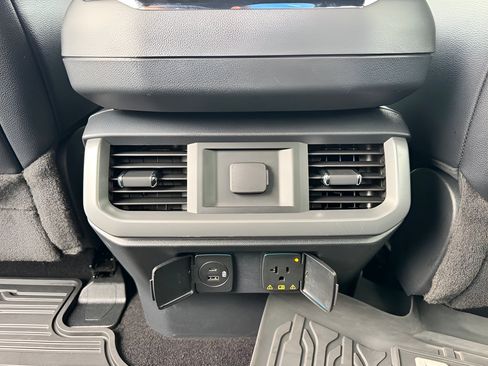 Used 2022 Ford F150 Lightning Lariat AWD/4WD image 37