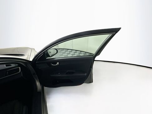 Used 2018 Kia Optima LX w/ 17" Alloy Wheels Package image 30