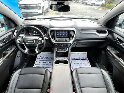 Used 2023 GMC Acadia SLT image 2