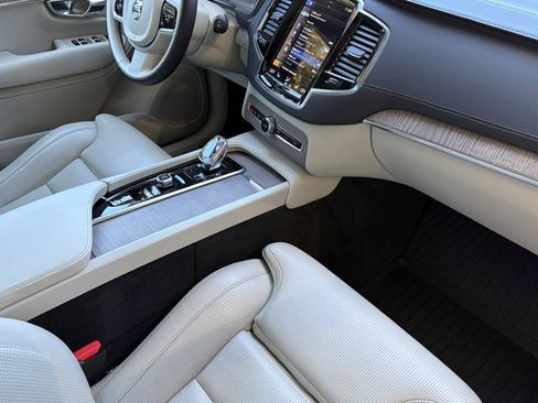 Used 2021 Volvo XC90 T8 Inscription w/ Advanced Package AWD/4WD image 19