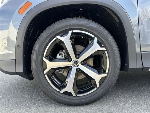 New 2026 Volkswagen Tiguan SE image 11