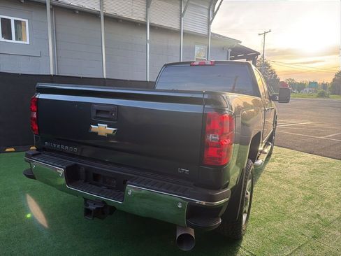 Used 2019 Chevrolet Silverado 2500 LTZ w/ Duramax Plus Package AWD/4WD image 4