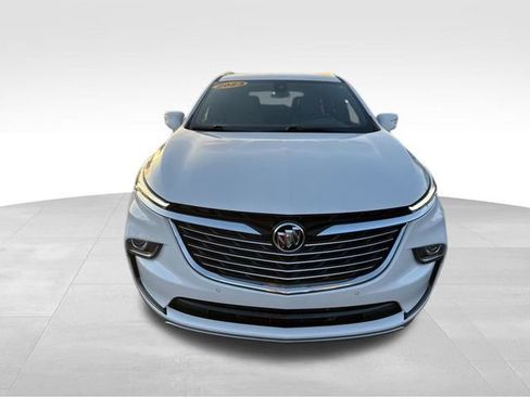 Used 2023 Buick Enclave Essence image 2