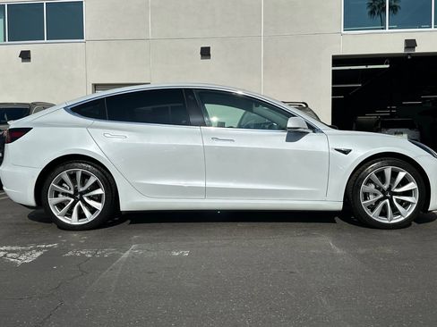 Used 2018 Tesla Model 3 Long Range image 3