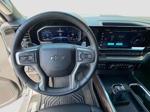Used 2025 Chevrolet Silverado 1500 LT Trail Boss w/ Convenience Package II AWD/4WD image 37