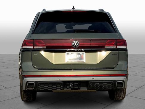 Used 2026 Volkswagen Atlas Peak Edition AWD/4WD image 4