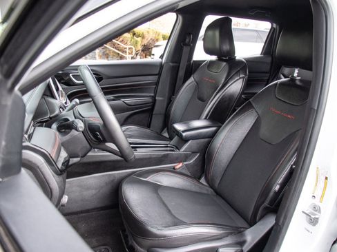 Used 2023 Jeep Compass Trailhawk image 10