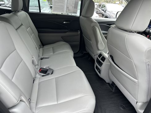 Used 2019 Honda Pilot Touring image 14