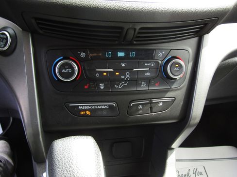 Used 2019 Ford Escape SE image 24