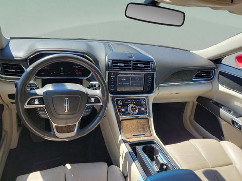 Used 2017 Lincoln Continental Select FWD image 24