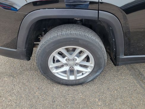 Used 2022 Jeep Grand Cherokee L Laredo w/ Luxury Tech Group I image 10