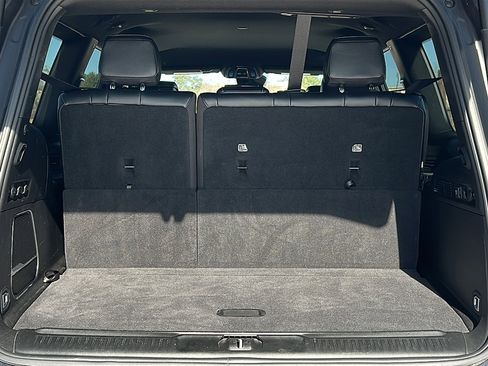 Used 2024 Jeep Wagoneer Series II w/ Flexible Seating Group image 22