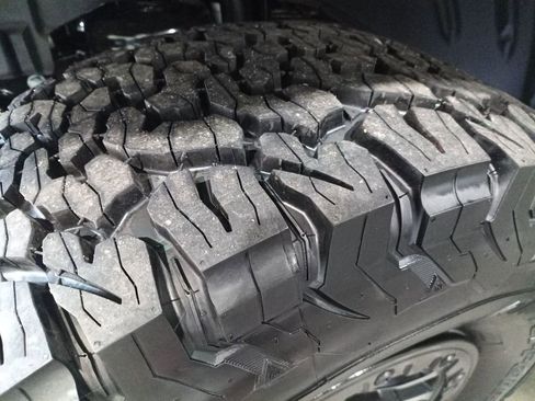 New 2026 Jeep Wrangler Unlimited Rubicon w/ Xtreme 35 Tire Package AWD/4WD image 28