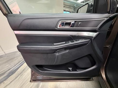 Used 2016 Ford Explorer XLT w/ Equipment Group 202A AWD/4WD image 53