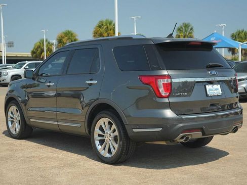 Used 2018 Ford Explorer Limited w/ Equipment Group 301A FWD image 4