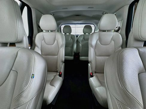 Used 2022 Volvo XC90 T6 Momentum w/ Advanced Package AWD/4WD image 16