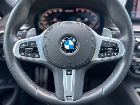 Used 2020 BMW M550i xDrive w/ Dynamic Handling Package AWD/4WD image 19