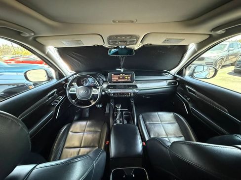 Used 2020 Kia Telluride SX w/ Towing Package FWD image 47