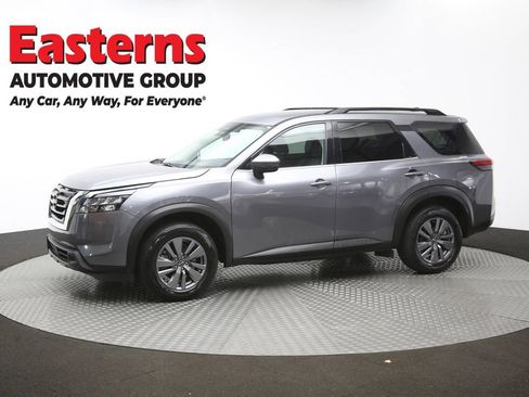 Used 2025 Nissan Pathfinder SV FWD image 58