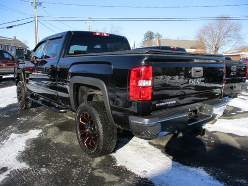 Used 2017 GMC Sierra 2500 SLE w/ SLE Preferred Package image 5