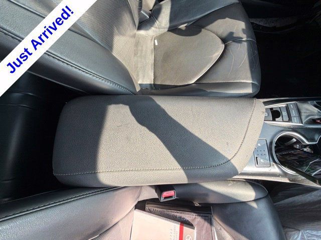 Used 2020 Toyota Camry XSE FWD image 23
