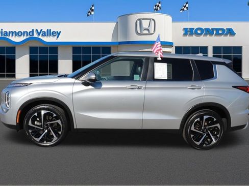 Used 2024 Mitsubishi Outlander SE image 9