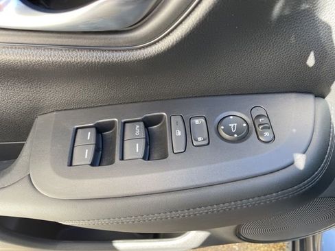 Certified 2025 Honda HR-V LX image 14