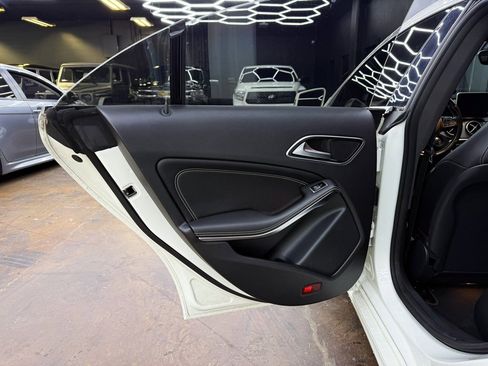Used 2016 Mercedes-Benz CLA 250 image 18