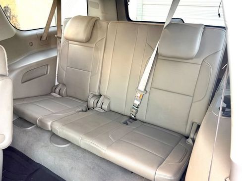 Used 2016 Chevrolet Suburban LTZ RWD image 13